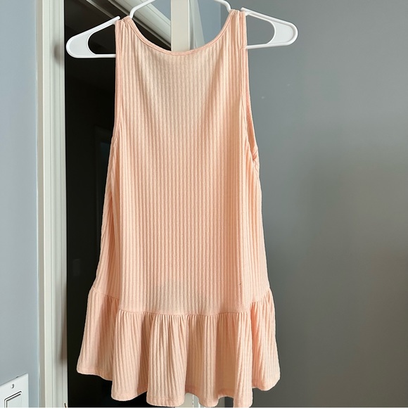 Altar’d State light pink v-neck peplum tank - Picture 3 of 5